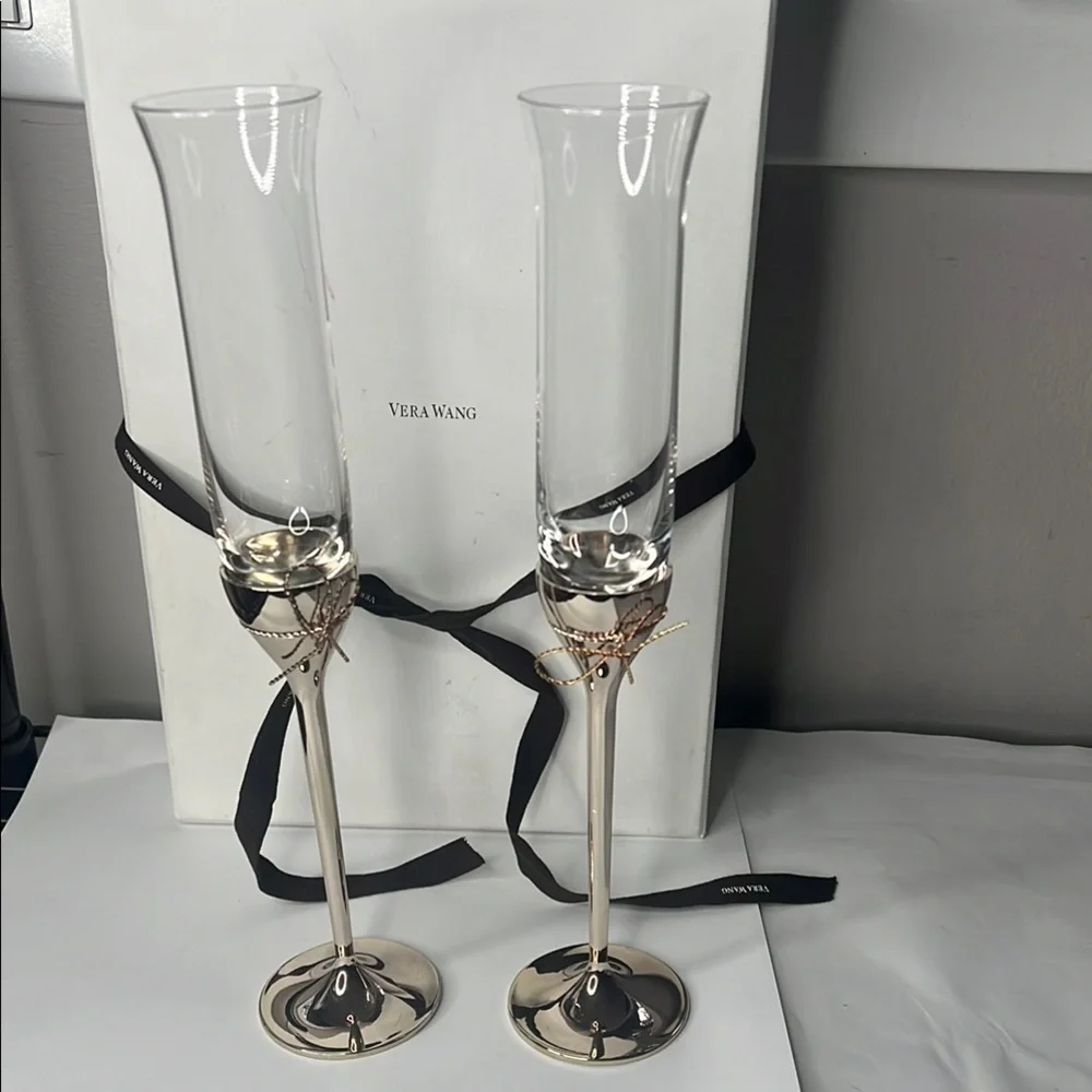 Vera Wang Pair of 2 New in Box LK 11” Toasting Flutes Crystal & Silvertone